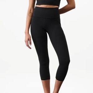 Athleta Salutation Stash High Rise Capri Black Leggings Women's Size Small Tall